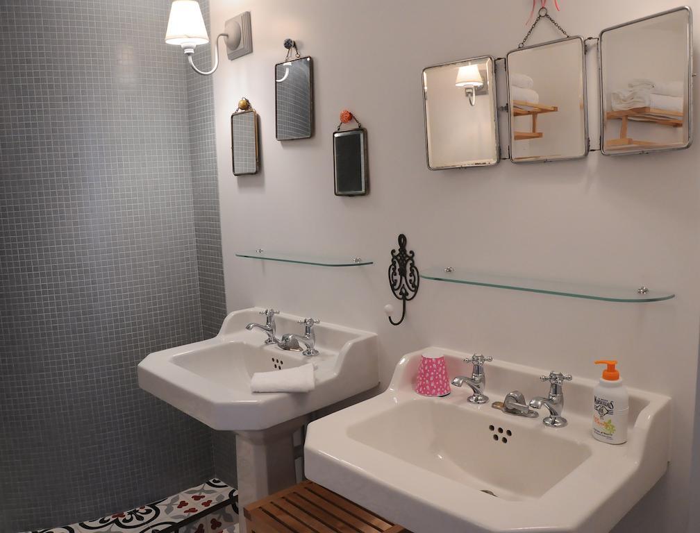 La Grenadine Bed & Breakfast Bordeaux Room photo